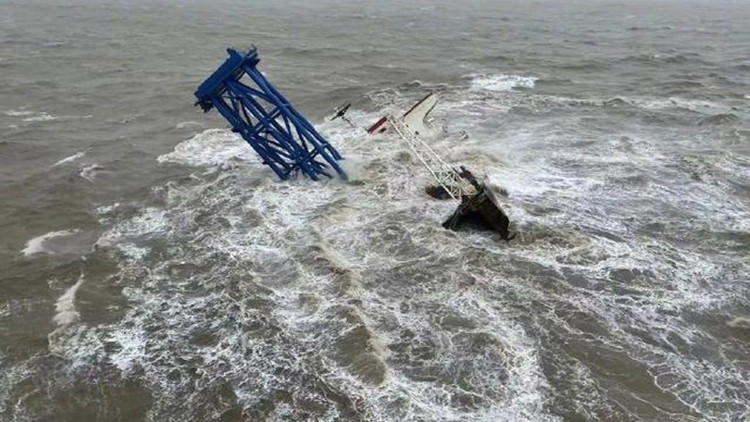 【追蹤報道】搜救力量發現「福景001」輪疑似落水遇難者