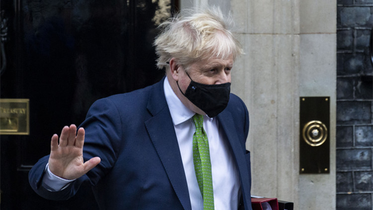 約翰遜辭任保守黨黨魁 留任首相至選出繼任人