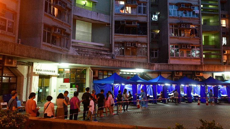 圖集丨大埔頌雅苑頌真閣圍封強檢 目標明早9時半完成