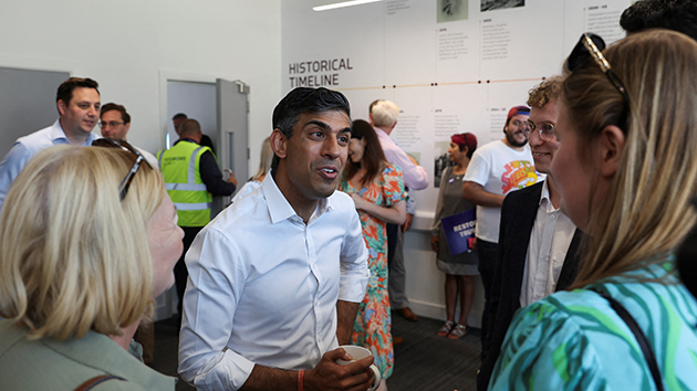 英國保守黨黨魁競選「四進三」 前財政大臣「領跑」優勢縮小