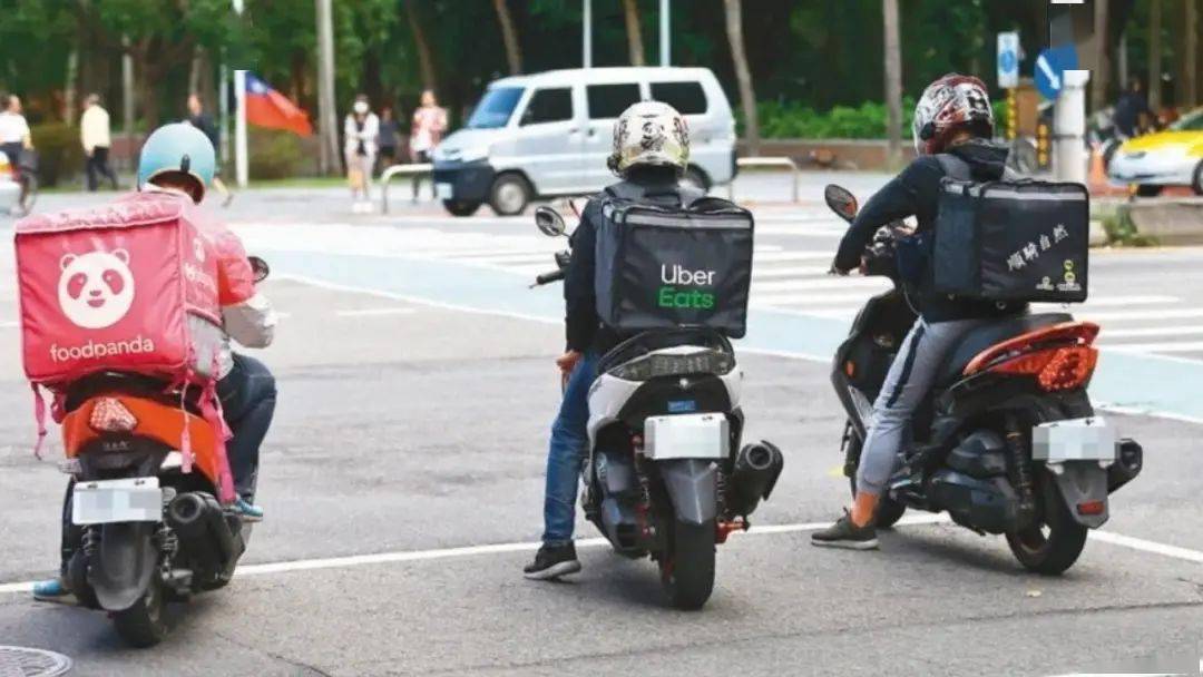 秀茂坪外賣電單車與九巴相撞 59歲騎手傷重不治