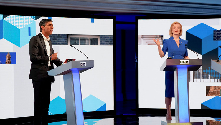 英黨魁選舉辯論爆激烈爭吵 辛偉誠指責卓慧思是「經濟白癡」