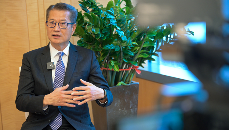 七成市值中概股已來港  港府研納「南向通」增流動性