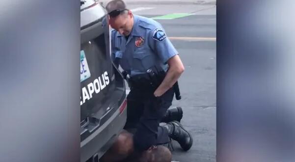 美弗洛伊德案2名涉事前警察分別被判3年及3年半刑期