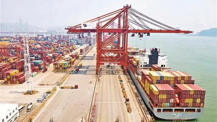 美東航線SANTANA正式掛靠大鏟灣碼頭