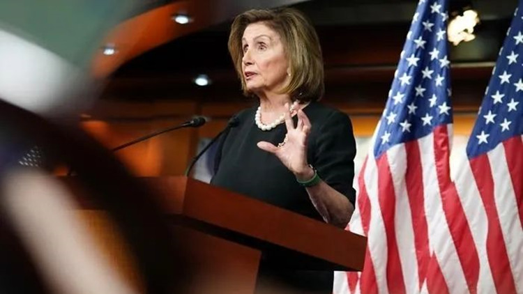 「玩火者」佩洛西