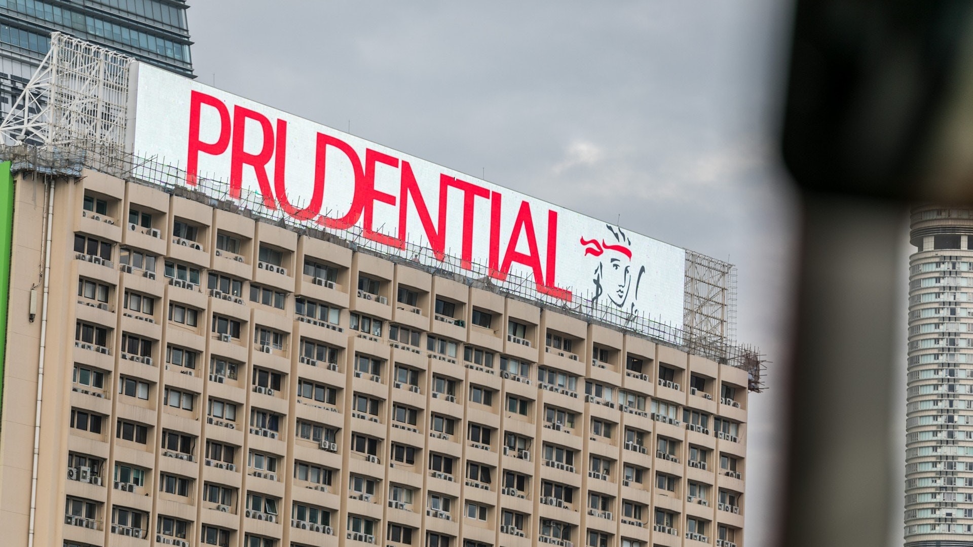 保誠半年轉賺1.04億美元 香港市場下跌10%