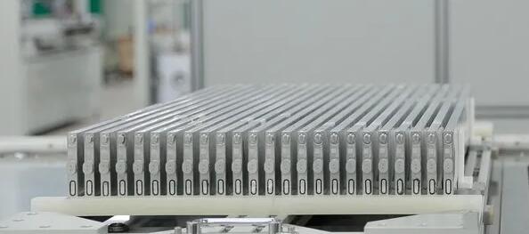 比亞迪刀片電池據報已交付與特斯拉 料首部車最快本月底下線