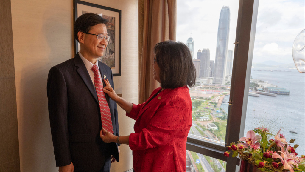 特首夫婦申報 持一物業及車位