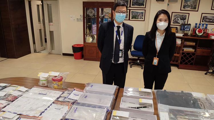 警方搗破葵涌公屋毒品倉庫 檢值15萬元毒品拘1人