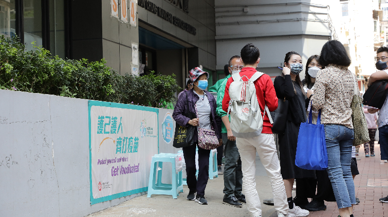 13日再多2萬人打疫苗 第三針接種率達69%