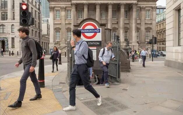 英國居民今年實際工資收入下降3%