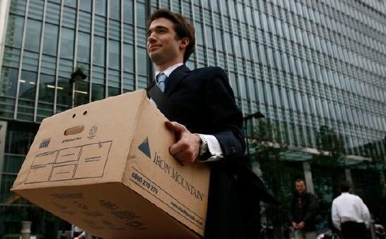 調查顯示美國85%企業計劃凍結招聘