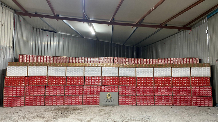 海關搗破懷疑私煙貯存倉庫 檢值775萬元私煙拘3人