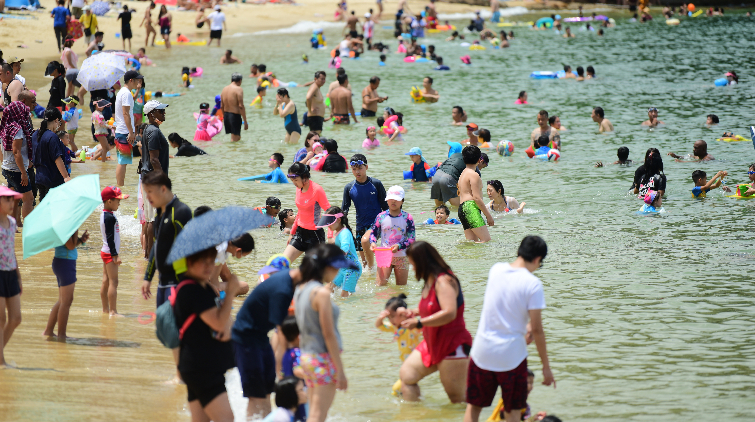 康文署宣布數個泳灘已懸掛紅旗 籲市民勿在該處游水