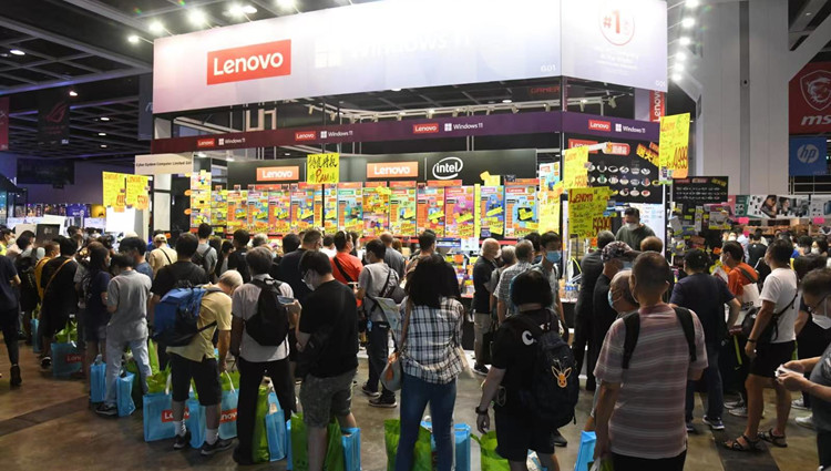 電腦通訊節最後一天  市民專程入場掃平貨