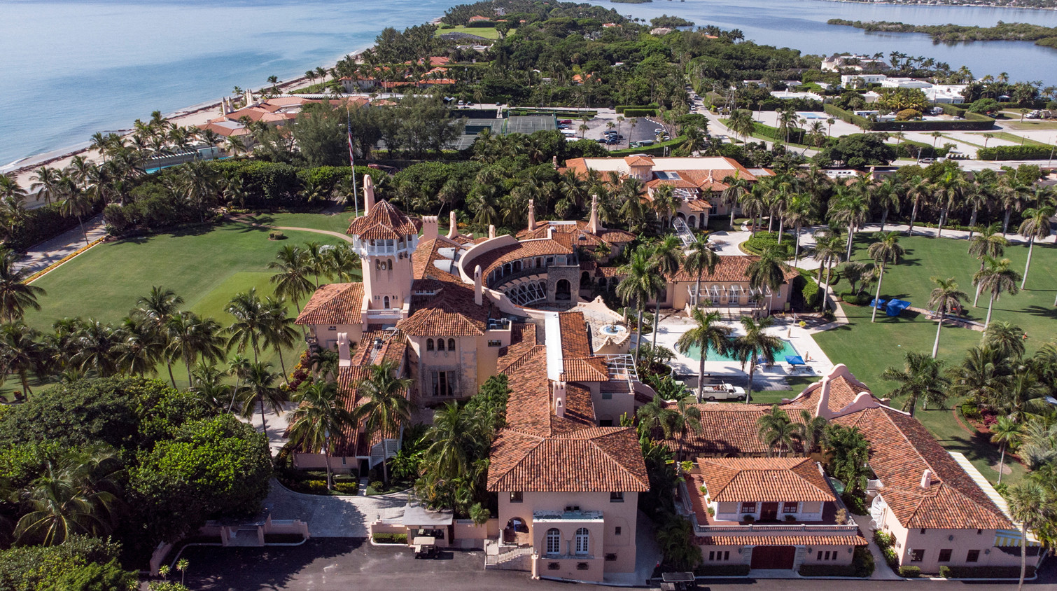 特朗普起訴美國司法部 美媒稱海湖莊園私藏300多份機密文件