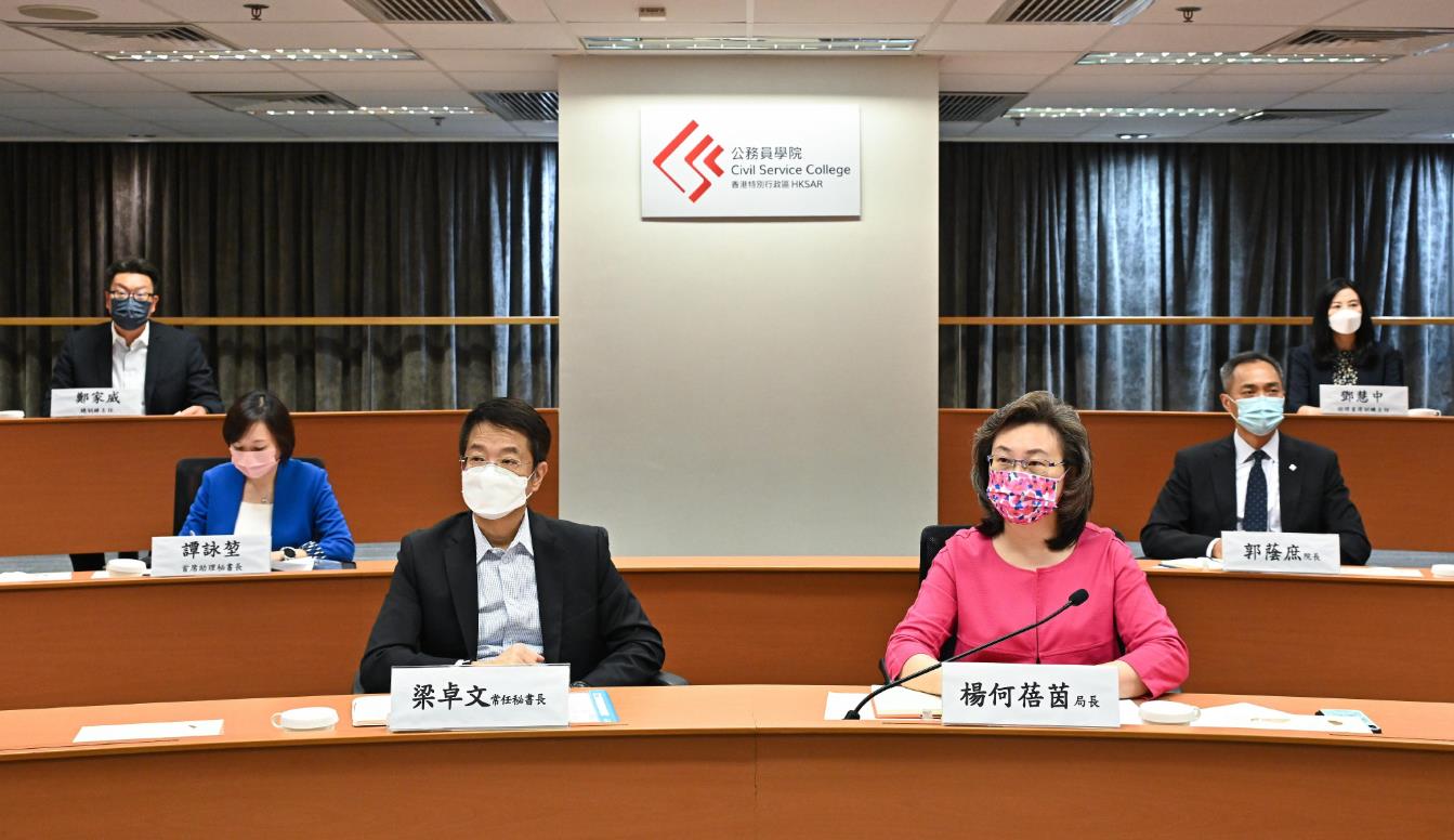 公務員學院辦講座 楊何蓓茵：公務員應更深入了解國家外交政策