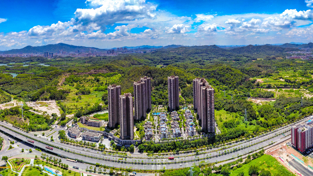 始價共18.05億元，深圳九龍山兩塊居住靚地掛牌出讓