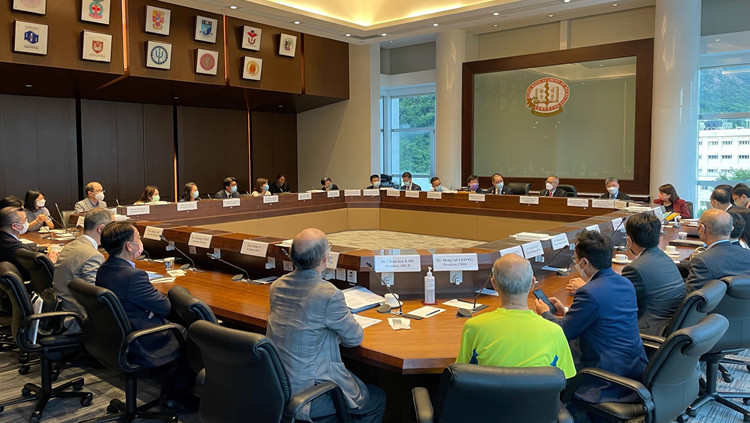 盧寵茂與醫專成員會面 冀加強基層醫療健康系統工作