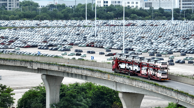 前8月中國汽車產銷同比分別增長4.8%和1.7%