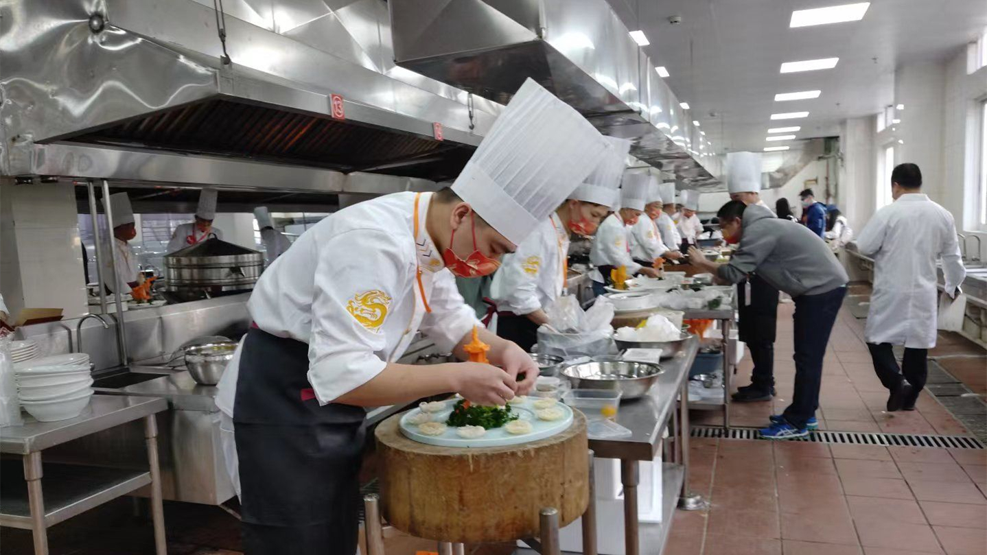 有片｜深圳五星名廚邱鎮城：  匠心雕琢「精細潮州菜」