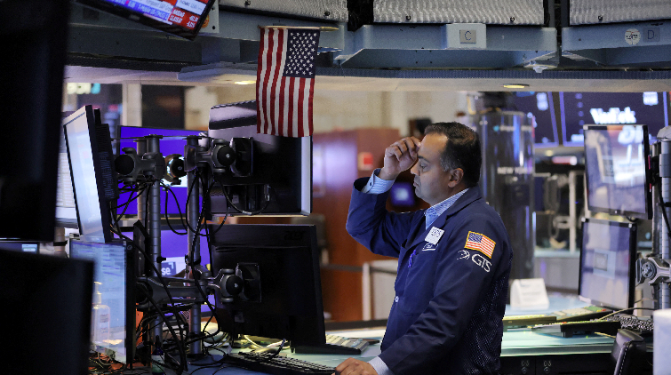 市場憂經濟衰退 道指早段跌逾300點