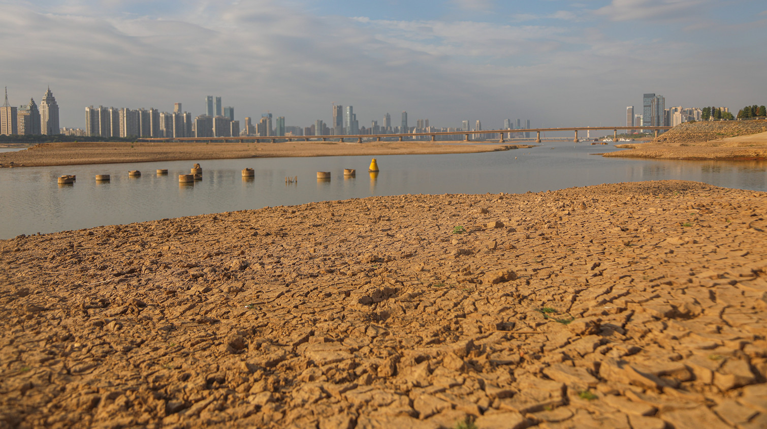 鄱陽湖刷新歷史最低水位 江西首發枯水紅色預警