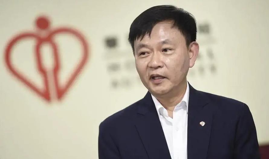 梁栢賢倡盡快放寬社交距離及食肆防疫限制