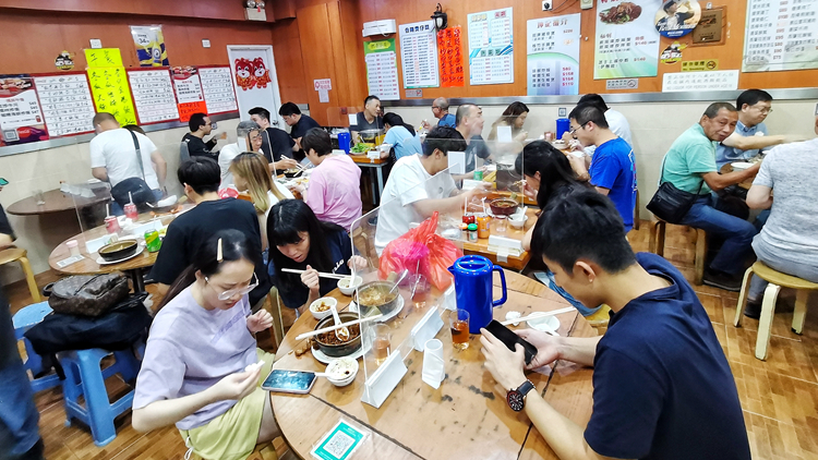 憂進一步影響生意 飲食業促放寬社交距離措施