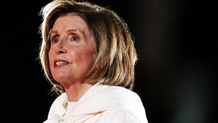 佩洛西在丈夫被定罪後出席公開活動 得到噓聲一片