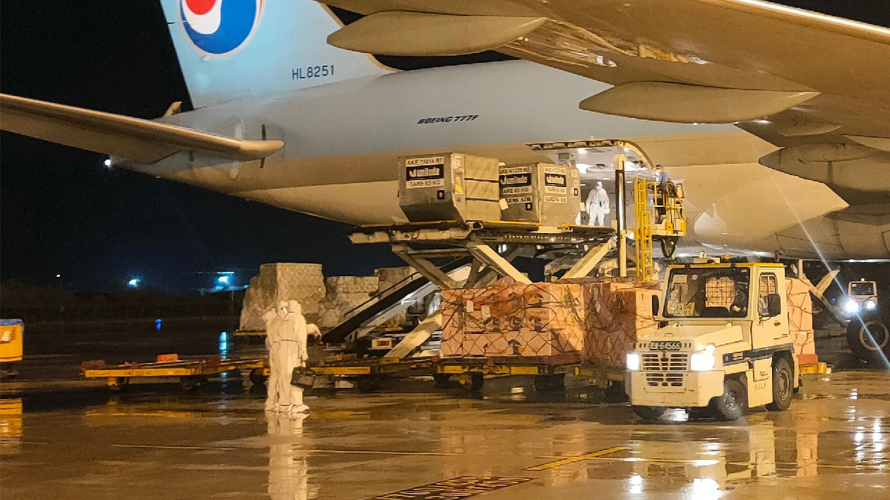 前8月廣州白雲機場口岸進出口貨運量超90萬噸