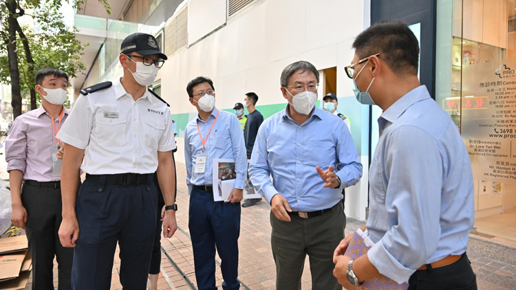 卓永興視察荃灣大埔墟「街霸」