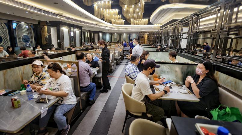 【商報時評】防疫不鬆懈 利好陸續來