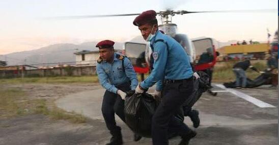 印度一登山隊喜馬拉雅山遇雪崩：至少十人死亡，數十人被困或失蹤