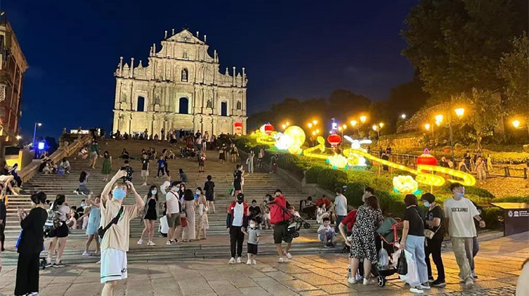 澳門國慶黃金周客況數字亮眼 首4日錄11.7萬旅客到訪