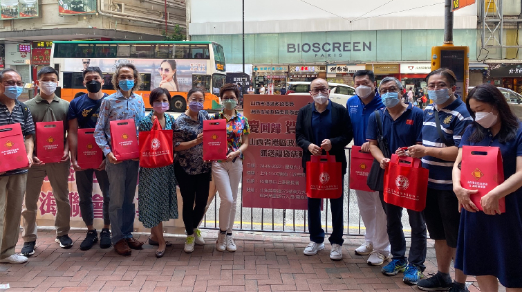 山西省港區政協派500福袋為基層送暖