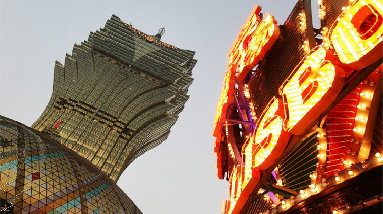 澳門賭牌競投結果將出爐 四太突轉一成澳娛綜合股份予何超鳳