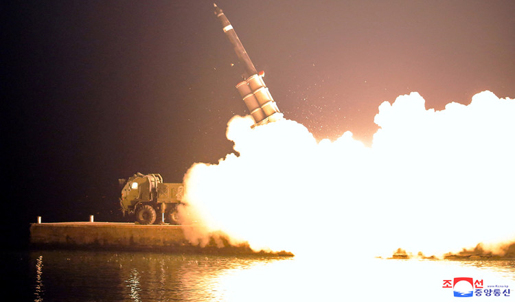 金正恩指導朝鮮軍隊進行多項軍事行動