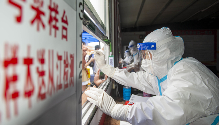 內地11日新增本土確診病例374例、本土無症狀感染者1386例