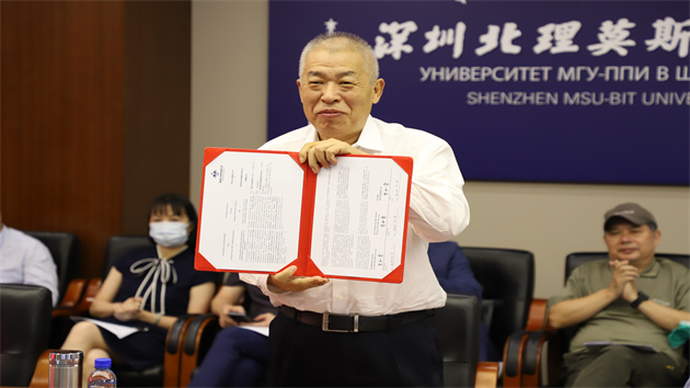 深北莫與聖彼得堡美協簽約 「時間的光影——雙個展」開幕