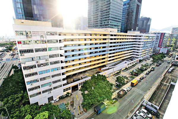 【港樓】首三季工廈註冊量按年跌28%