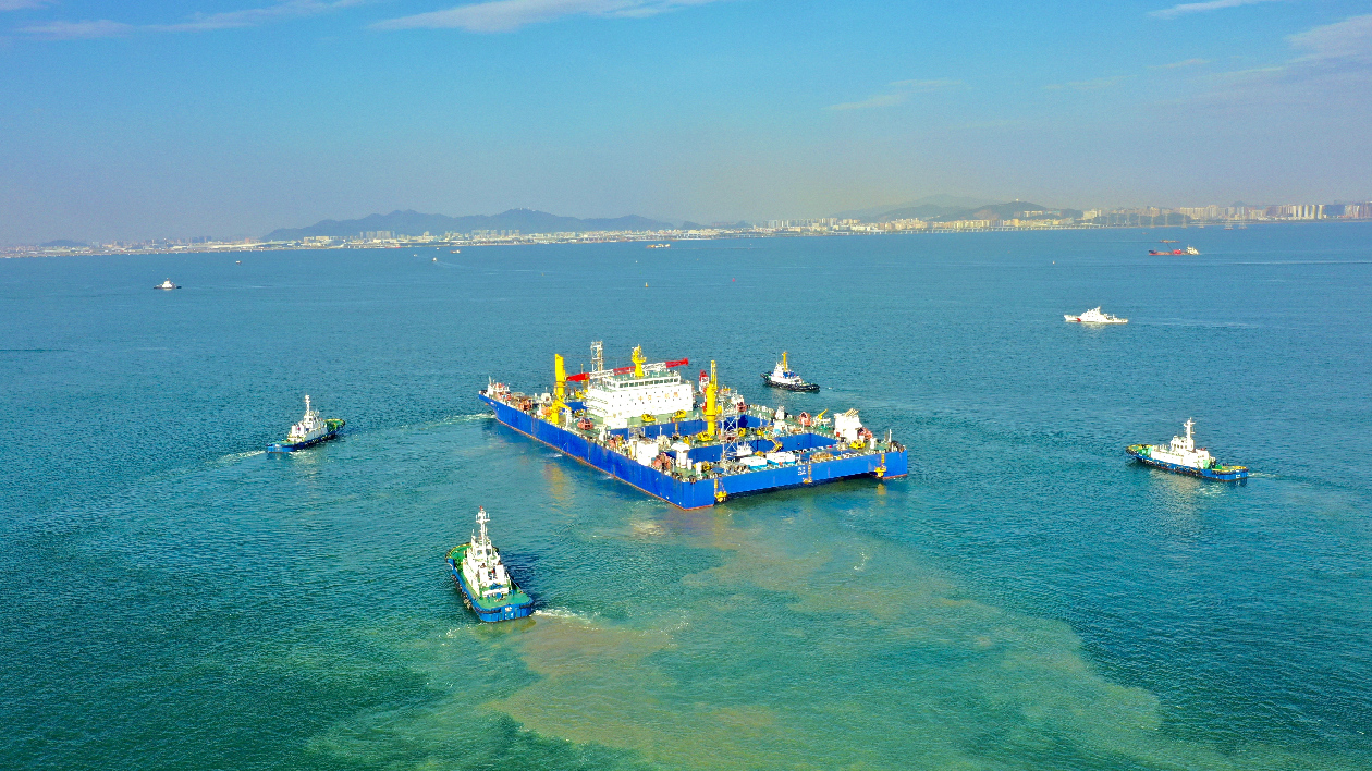 深圳海事局服務保障深中通道全部標準管節完成對接