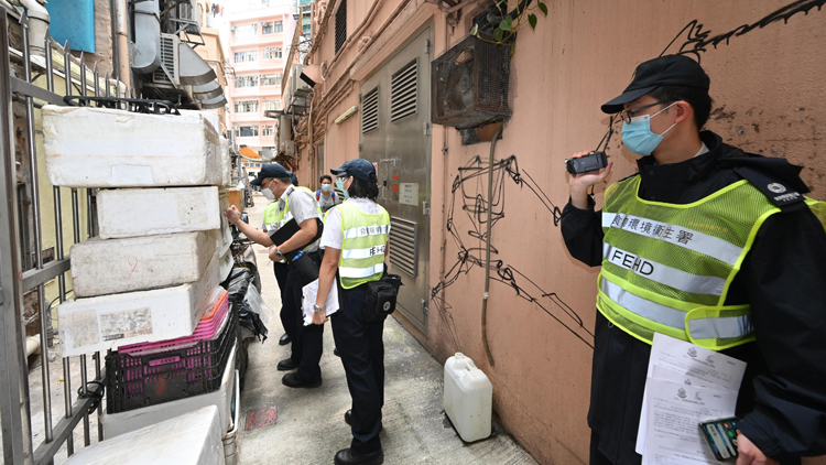 政府持續打擊店舖阻街 過去一周發出53張罰單