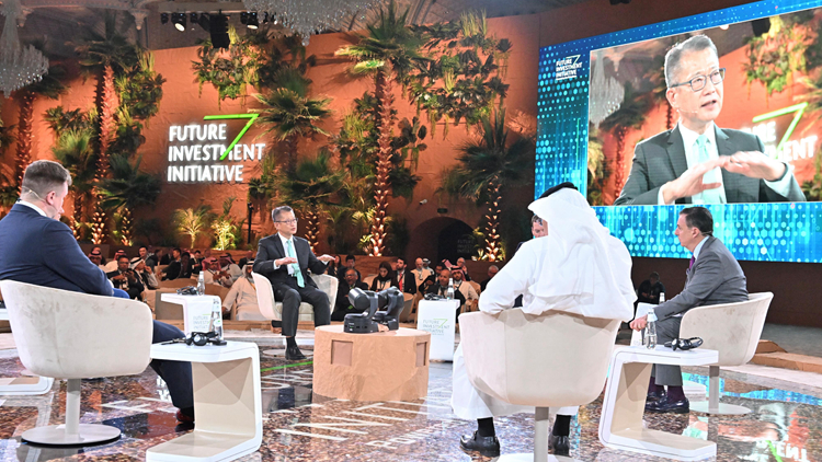 陳茂波出席第六屆「未來投資倡議大會」：香港前景十分亮麗