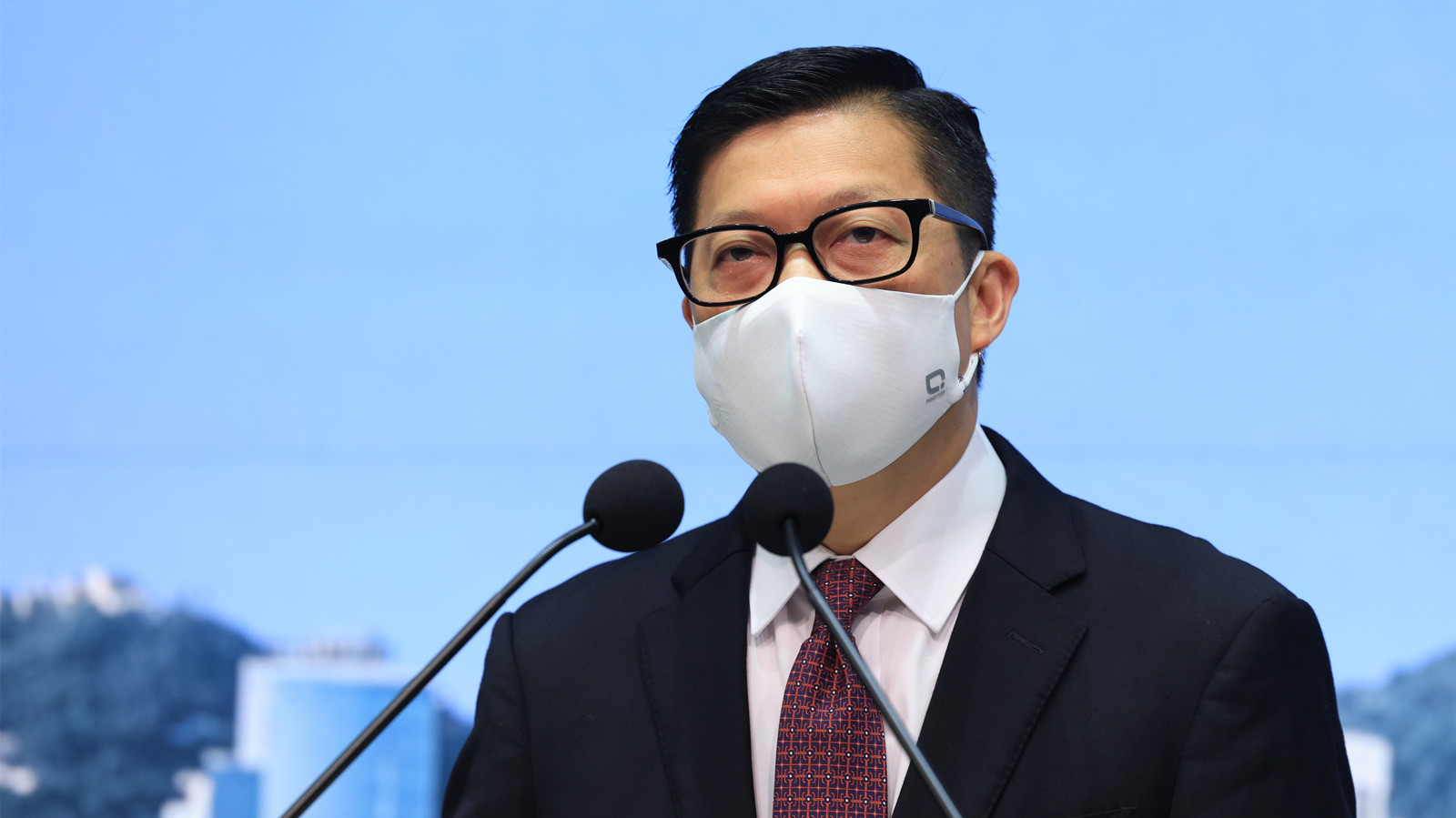 鄧炳強深切哀悼梨泰院事故遇難者 指暫未收到港人求助