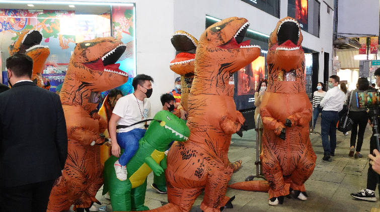 圖集 |  蘭桂坊萬聖節氣氛濃 市民「扮鬼扮馬」過節