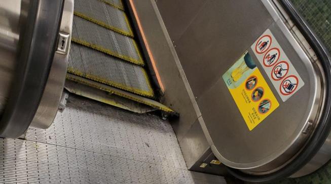 港鐵接連出意外 柴灣站爆扶手電梯故障