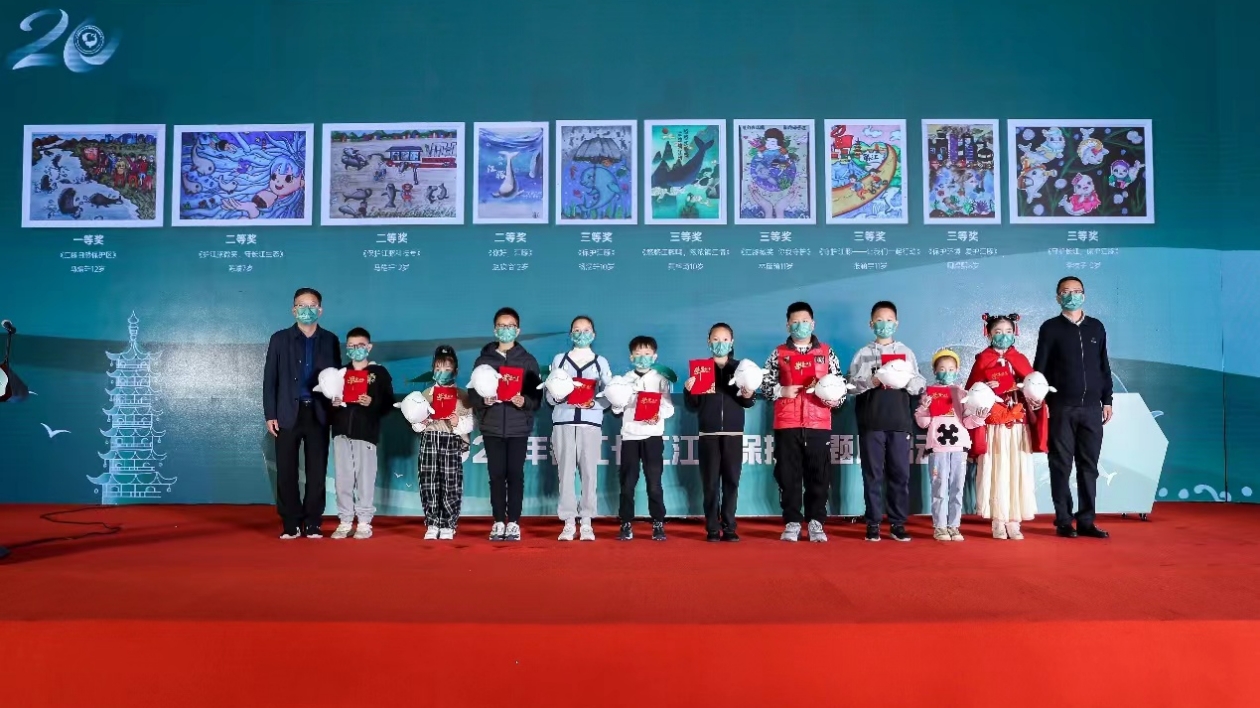 江蘇鎮江：二十年堅守，守護長江「微笑天使」