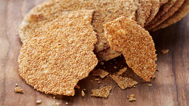 周村燒餅「記」藝：一張燒餅上近3000粒芝麻